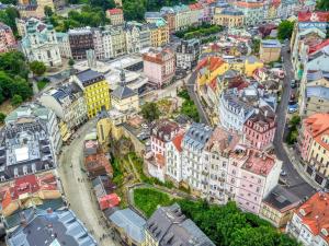 Prodej bytu 5+1, Karlovy Vary, Zámecký vrch, 365 m2