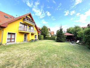 Prodej bytu 2+kk, Jesenice, Lomená, 45 m2