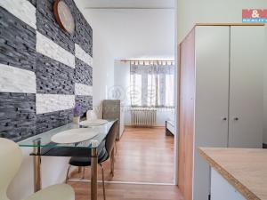 Pronájem bytu 1+kk, Aš, Dobrovského, 19 m2