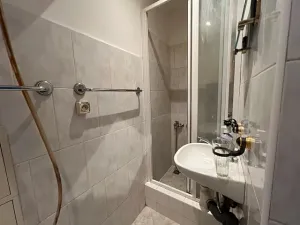 Pronájem bytu 1+kk, Praha - Holešovice, Heřmanova, 17 m2