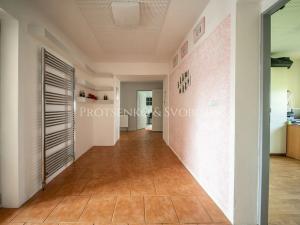 Prodej vícegeneračního domu, Trhové Sviny, 379 m2