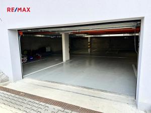 Pronájem garážového stání, Kladno, Štěpána Rautenstraucha, 13 m2