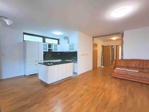 Pronájem bytu 4+kk, Praha - Vokovice, Nobelova, 113 m2