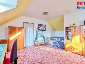 Prodej rodinného domu, Chrášťany, 234 m2