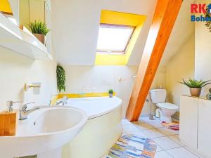 Prodej rodinného domu, Chrášťany, 234 m2