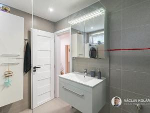 Prodej rodinného domu, Studnice, 281 m2