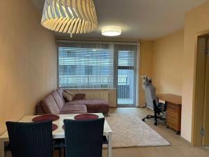 Pronájem bytu 2+kk, Praha - Jinonice, Kačírkova, 56 m2