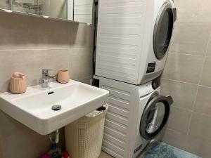 Pronájem bytu 2+kk, Praha - Jinonice, Kačírkova, 56 m2