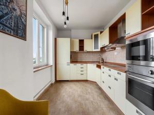 Prodej bytu 2+1, Mníšek pod Brdy, Jana Šťastného, 51 m2