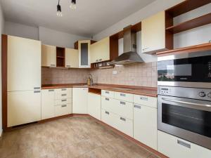 Prodej bytu 2+1, Mníšek pod Brdy, Jana Šťastného, 51 m2