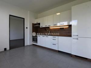 Pronájem bytu 3+1, Katovice, Kolářova, 76 m2