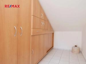 Pronájem bytu 1+kk, Praha - Lysolaje, Sídlištní, 45 m2