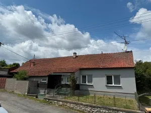 Prodej rodinného domu, Jesenec, 140 m2