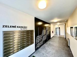 Prodej bytu 1+kk, Praha - Hostavice, Českobrodská, 31 m2