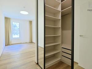 Pronájem bytu 2+kk, Brno, Bystrcká, 68 m2