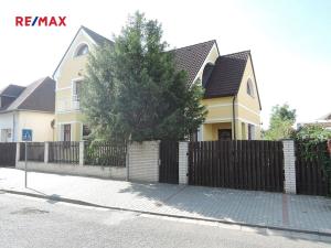 Pronájem rodinného domu, Beroun, Školní nám., 280 m2