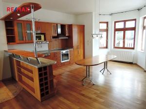 Pronájem rodinného domu, Beroun, Školní nám., 280 m2