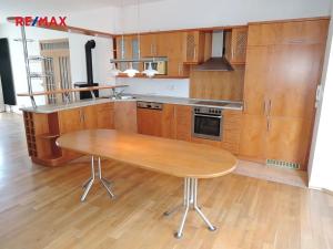 Pronájem rodinného domu, Beroun, Školní nám., 280 m2