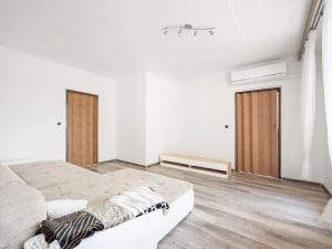 Pronájem bytu 5+1, Brno, Prušánecká, 97 m2