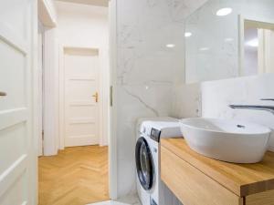 Pronájem bytu 2+kk, Praha - Vinohrady, Lucemburská, 57 m2