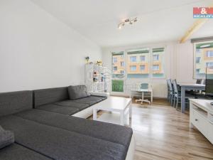 Prodej bytu 3+kk, Jince, Zborovská, 63 m2