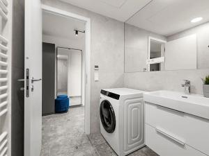 Pronájem bytu 3+kk, Praha - Modřany, Československého exilu, 61 m2