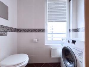 Pronájem bytu 1+kk, Praha - Zličín, Sazovická, 28 m2