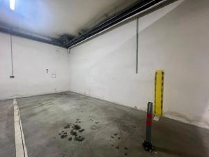 Pronájem garážového stání, Praha - Žižkov, Husitská, 14 m2
