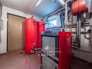 Prodej rodinného domu, Chvaletice, Budovatelů, 350 m2
