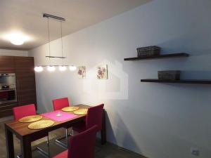 Pronájem bytu 2+kk, Třeboň - Třeboň II, Dukelská, 75 m2