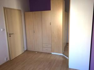 Pronájem bytu 2+kk, Praha - Hostivař, náměstí Přátelství, 67 m2