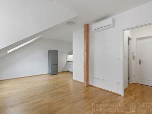 Pronájem bytu 1+kk, Praha - Nusle, Slavojova, 34 m2