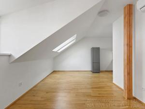 Pronájem bytu 1+kk, Praha - Nusle, Slavojova, 34 m2