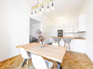 Prodej bytu 3+1, Praha - Smíchov, Zborovská, 100 m2