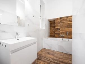 Prodej bytu 3+1, Praha - Smíchov, Zborovská, 100 m2