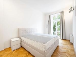 Prodej bytu 3+1, Praha - Smíchov, Zborovská, 100 m2