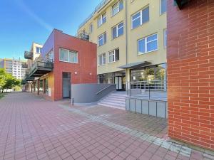 Pronájem bytu 2+kk, Praha - Hlubočepy, Voskovcova, 45 m2