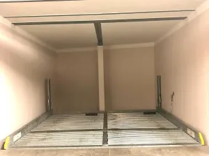 Pronájem garážového stání, Praha - Vinohrady, Záhřebská, 15 m2