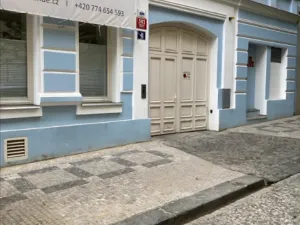 Pronájem garážového stání, Praha - Vinohrady, Záhřebská, 15 m2