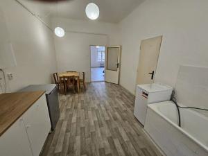 Pronájem bytu 2+kk, Praha - Nové Město, Žitná, 50 m2