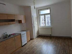 Pronájem bytu 2+1, Opava, Dolní náměstí, 76 m2