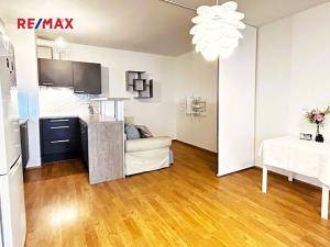Pronájem bytu 2+kk, Praha - Horní Měcholupy, Modenská, 64 m2