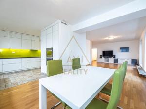 Pronájem bytu 3+1, Praha - Záběhlice, Hyacintová, 100 m2