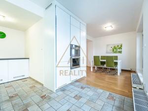 Pronájem bytu 3+1, Praha - Záběhlice, Hyacintová, 100 m2