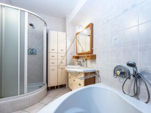 Pronájem bytu 3+1, Praha - Záběhlice, Hyacintová, 100 m2