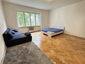 Pronájem bytu 2+kk, Praha - Bubeneč, Národní obrany, 65 m2
