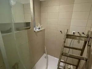 Pronájem bytu 2+kk, Praha - Vokovice, Osamocená, 46 m2