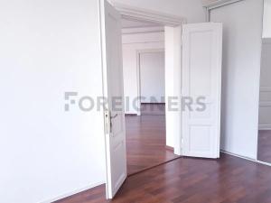 Pronájem bytu 3+1, Praha, Svobodova, 120 m2