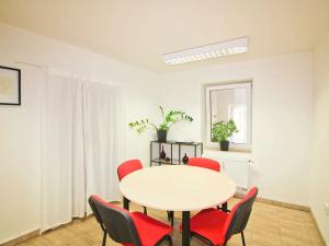 Pronájem obchodního prostoru, Tišnov, nám. Míru, 72 m2