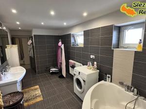 Prodej rodinného domu, Vitiněves, 290 m2